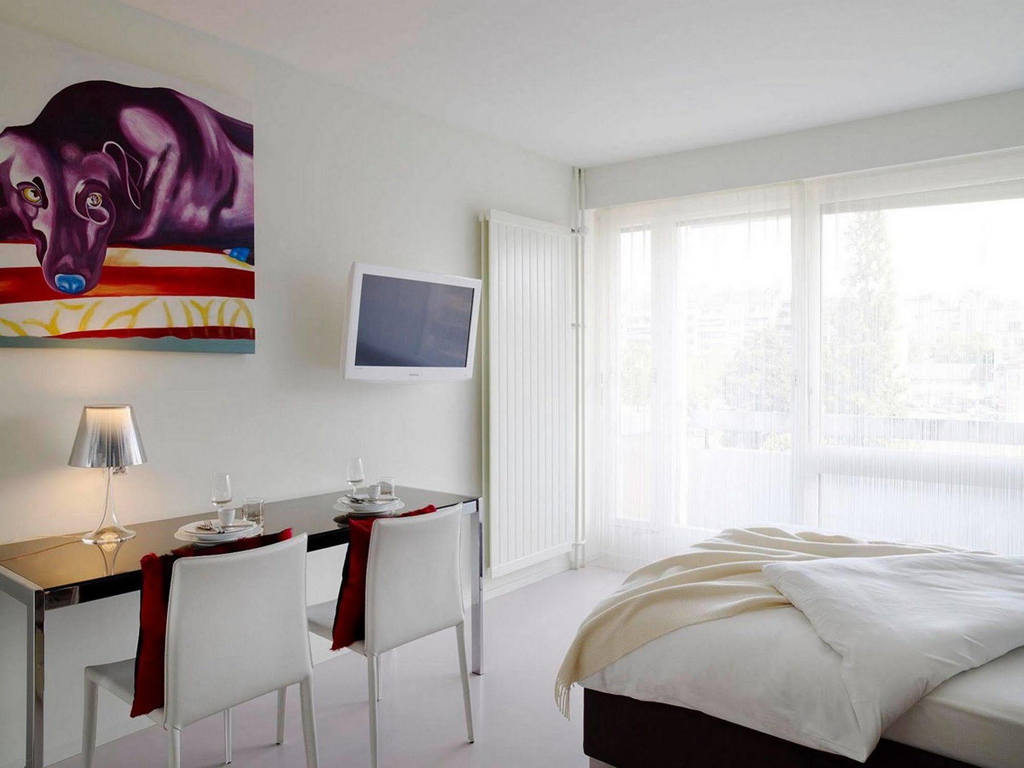 Visionapartments Rue Caroline - Contactless Check-In Лозанна Экстерьер фото